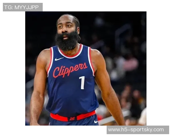 哈登右肩僵硬热身后将决定是否对阵勇士的出战情况