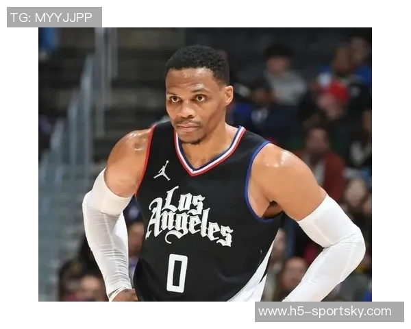 威少赞考德威尔多面影响力称其应保持自我风格助球队